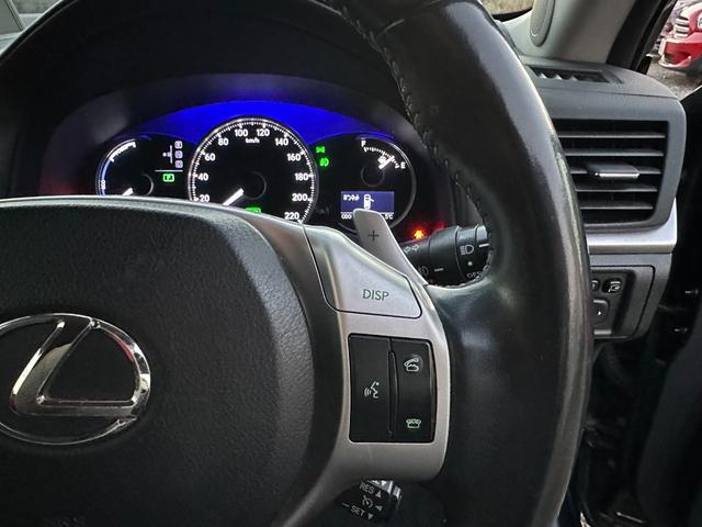 ＣＴ ＣＴ２００ｈ　バージョンＣ　ディーラー点検８枚　シートヒーター　禁煙車　レーダークルーズ　ＴＶ　バックカメラ　社外ホイール　純正ホイール（スタッドレスタイヤ　）（27枚目）