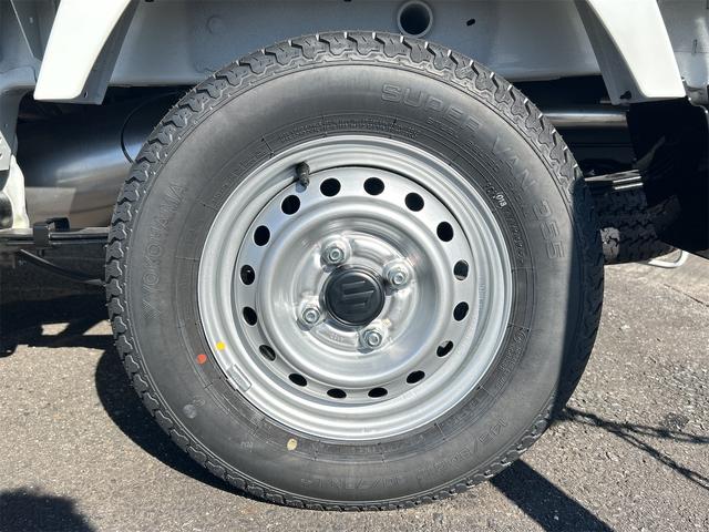 キャリイトラック ＫＣ　４ＷＤ　ＡＴ　クリアランスソナー　キーレスエントリー　アイドリングストップ　ＥＳＣ　エアコン　パワーステアリング　パワーウィンドウ（19枚目）