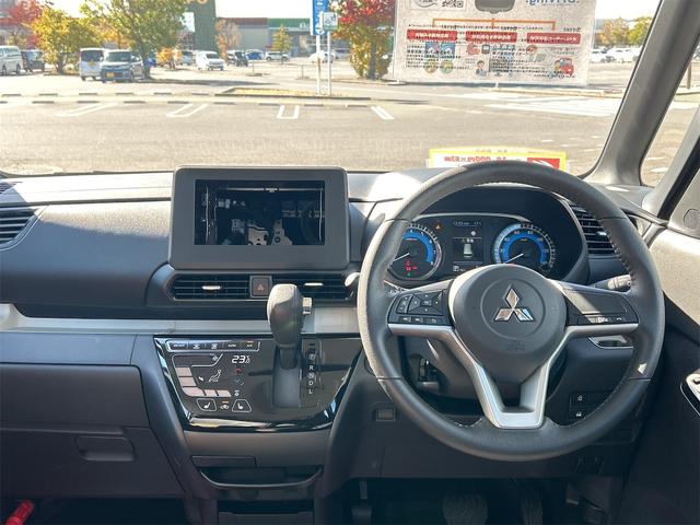 デリカミニ Ｇ　バックカメラ　両側スライド・片側電動　クリアランスソナー　レーンアシスト　衝突被害軽減システム　オートライト　ＬＥＤヘッドランプ　スマートキー　アイドリングストップ　電動格納ミラー　シートヒーター（3枚目）