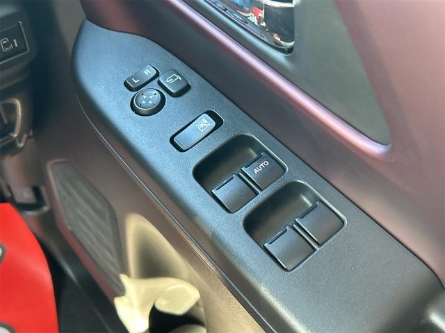 スペーシアカスタム ハイブリッドＸＳターボ　両側電動スライドドア　クリアランスソナー　オートクルーズコントロール　レーンアシスト　衝突被害軽減システム　オートライト　ＬＥＤヘッドランプ　スマートキー　アイドリングストップ　電動格納ミラー（11枚目）