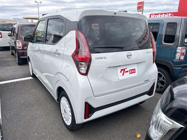 デイズ ボレロ　ドライブレコーダー　ＥＴＣ　全周囲カメラ　クリアランスソナー　衝突被害軽減システム　オートライト　スマートキー　アイドリングストップ　電動格納ミラー　ベンチシート　ＣＶＴ　盗難防止システム　ＡＢＳ（15枚目）