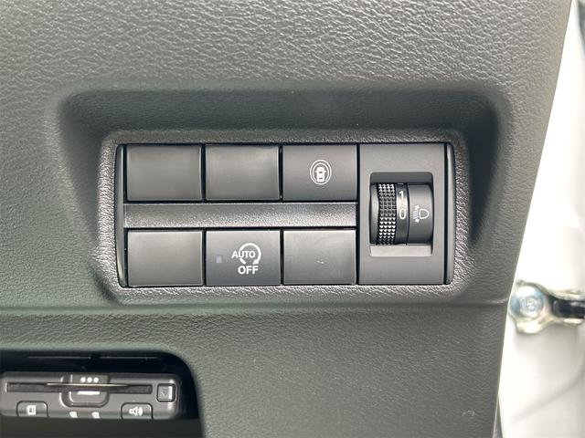 デイズ Ｘ　ＥＴＣ　バックカメラ　ナビ　ＴＶ　クリアランスソナー　衝突被害軽減システム　オートライト　スマートキー　アイドリングストップ　電動格納ミラー　ベンチシート　ＣＶＴ　盗難防止システム　ＡＢＳ　ＥＳＣ（9枚目）