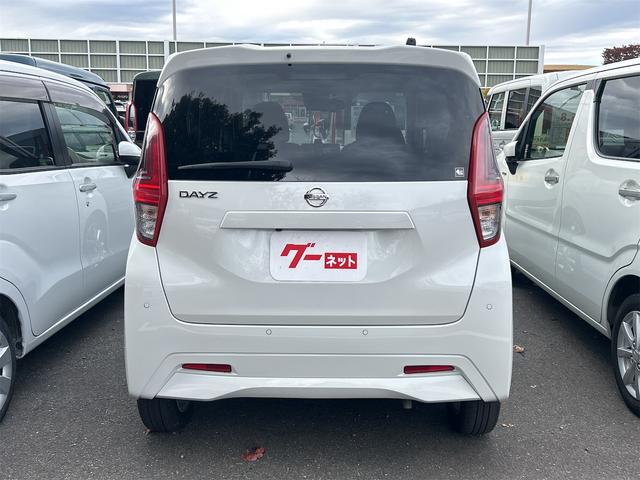 デイズ Ｘ　ＥＴＣ　バックカメラ　ナビ　ＴＶ　クリアランスソナー　衝突被害軽減システム　オートライト　スマートキー　アイドリングストップ　電動格納ミラー　ベンチシート　ＣＶＴ　盗難防止システム　ＡＢＳ　ＥＳＣ（14枚目）