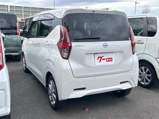 デイズ Ｘ　ＥＴＣ　バックカメラ　ナビ　ＴＶ　クリアランスソナー　衝突被害軽減システム　オートライト　スマートキー　アイドリングストップ　電動格納ミラー　ベンチシート　ＣＶＴ　盗難防止システム　ＡＢＳ　ＥＳＣ（15枚目）