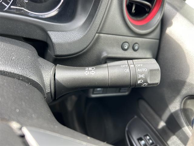 ノート ニスモ　全周囲カメラ　ナビ　ＴＶ　レーンアシスト　衝突被害軽減システム　アルミホイール　オートライト　スマートキー　アイドリングストップ　電動格納ミラー　ＣＶＴ　盗難防止システム（9枚目）