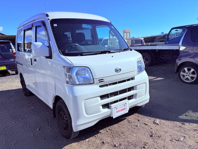 ハイゼットカーゴ クルーズ　２年車検付き禁煙車ＢＬＵＥＴＯＯＴＨ接続付きナビバックカメラパワーウィンドーパワステＡＢＳリアシートフルフラットオートエアコン付き灰皿シュガーライターオーバードライブ付き積載車あり（2枚目）