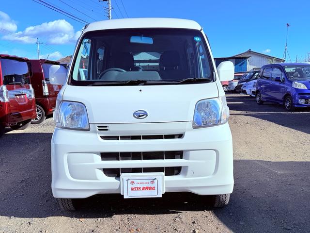 ハイゼットカーゴ クルーズ　２年車検付き禁煙車ＢＬＵＥＴＯＯＴＨ接続付きナビバックカメラパワーウィンドーパワステＡＢＳリアシートフルフラットオートエアコン付き灰皿シュガーライターオーバードライブ付き積載車あり（3枚目）