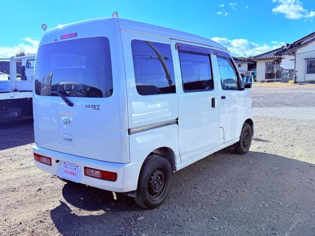 ハイゼットカーゴ クルーズ　２年車検付き禁煙車ＢＬＵＥＴＯＯＴＨ接続付きナビバックカメラパワーウィンドーパワステＡＢＳリアシートフルフラットオートエアコン付き灰皿シュガーライターオーバードライブ付き積載車あり（8枚目）