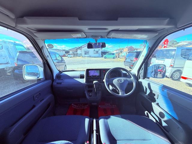 ハイゼットカーゴ クルーズ　２年車検付き禁煙車ＢＬＵＥＴＯＯＴＨ接続付きナビバックカメラパワーウィンドーパワステＡＢＳリアシートフルフラットオートエアコン付き灰皿シュガーライターオーバードライブ付き積載車あり（14枚目）