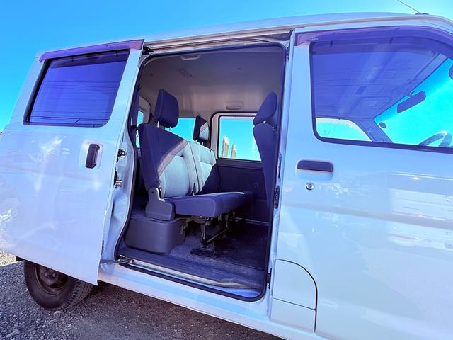 ハイゼットカーゴ クルーズ　２年車検付き禁煙車ＢＬＵＥＴＯＯＴＨ接続付きナビバックカメラパワーウィンドーパワステＡＢＳリアシートフルフラットオートエアコン付き灰皿シュガーライターオーバードライブ付き積載車あり（24枚目）