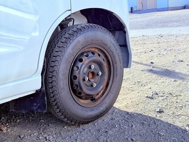 ハイゼットカーゴ クルーズ　２年車検付き禁煙車ＢＬＵＥＴＯＯＴＨ接続付きナビバックカメラパワーウィンドーパワステＡＢＳリアシートフルフラットオートエアコン付き灰皿シュガーライターオーバードライブ付き積載車あり（30枚目）