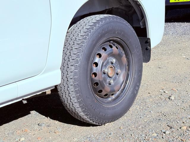 ハイゼットカーゴ クルーズ　２年車検付き禁煙車ＢＬＵＥＴＯＯＴＨ接続付きナビバックカメラパワーウィンドーパワステＡＢＳリアシートフルフラットオートエアコン付き灰皿シュガーライターオーバードライブ付き積載車あり（32枚目）