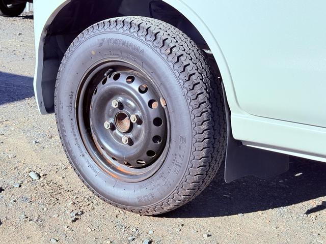 ハイゼットカーゴ クルーズ　２年車検付き禁煙車ＢＬＵＥＴＯＯＴＨ接続付きナビバックカメラパワーウィンドーパワステＡＢＳリアシートフルフラットオートエアコン付き灰皿シュガーライターオーバードライブ付き積載車あり（33枚目）