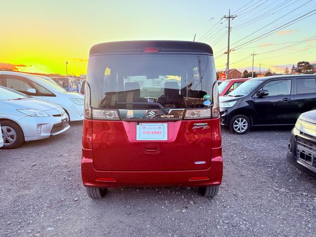 スペーシアカスタムＺ ターボ　２年車検付き盗難防止システム衝突安全ボディー頸部衝突緩和ヘットレスＨＩＤオートヘッドライトベンチシートフルフラットシートヒーターＢＬＵＥＴＯＯＴＨ接続付きナビ電動格納ミラーバックカメラ付きスマートキー（7枚目）