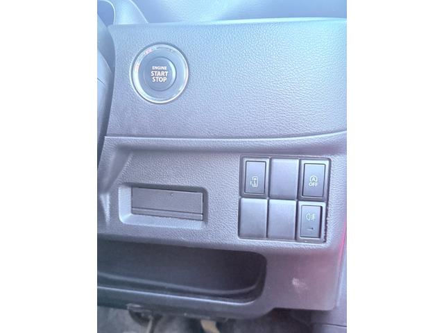 スペーシアカスタムＺ ターボ　２年車検付き盗難防止システム衝突安全ボディー頸部衝突緩和ヘットレスＨＩＤオートヘッドライトベンチシートフルフラットシートヒーターＢＬＵＥＴＯＯＴＨ接続付きナビ電動格納ミラーバックカメラ付きスマートキー（17枚目）