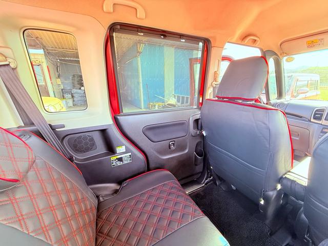 スペーシアカスタムＺ ターボ　２年車検付き盗難防止システム衝突安全ボディー頸部衝突緩和ヘットレスＨＩＤオートヘッドライトベンチシートフルフラットシートヒーターＢＬＵＥＴＯＯＴＨ接続付きナビ電動格納ミラーバックカメラ付きスマートキー（31枚目）