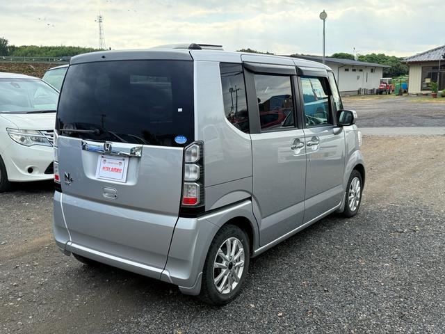 Ｎ－ＢＯＸ＋ Ｇ　ターボＳＳパッケージ　車検２年付き盗難防止システム衝突安全ボディー電動格納ミラーフルフラット禁煙車Ｂｌｕｅｔｏｏｔｈ接続付ナビターボベンチシートＨＩＤヘッドライトキーレスエントリー両側電動スライドドアバックカメラスマートキ（8枚目）