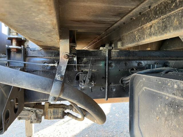 コンドル 増トン重機運搬車・回送車増トン７４００ｋｇ積載３段クレーン付　ウインチラジコン付フルワイド５．１５ｍボデ☆荷台寸法（ｃｍ）：（約）長５１５　幅２４７．５☆木床☆ロープフック：１０対　外フック：２４対☆クレーンメーカー：タダノ型式ＴＭ－ＺＦ３０３ＳＬ☆あゆみ板付き（16枚目）