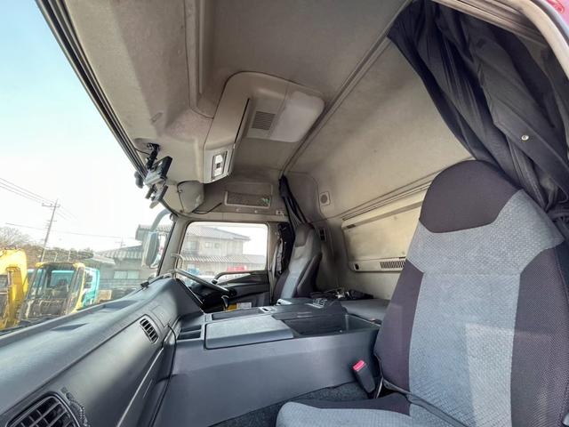 スーパーグレート レーラーヘッドダンプＰＴＯ付積載１０．２ｔ２デフハイルーフ　☆ダンプＰＴＯ付☆最大積載量：１０２００ｋｇ☆ハイルーフ☆ベッド付き☆１２８００ｃｃ（ターボ）☆実走行☆ＥＴＣ☆電格ミラー☆ワイパー付ミラー☆ヒーター付ミラー（79枚目）