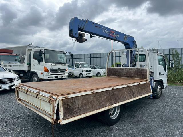 コンドル 標準ロング平ボディ４段クレーンラジコン付２．９ｔ積載３ｔ　（いすゞエルフ）☆最大積載量：３０００ｋｇ☆上物メーカー：タダノ製　年式：２００３年１２月製　２．９３ｔ吊り　ラジコン付き（送信機・受信機有り）☆ＮＯｘ・ＰＭ適合車！！　☆煤焼きなし☆生エンジン☆鉄床（46枚目）