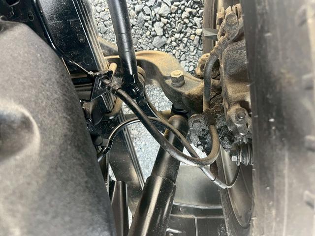 デュトロ 積載3tダンプ手動コボレーン付3方開5速MT ☆最大積載量:3000kg☆手動コボレーン付き☆3方開あおり☆ミッション5速マニュアル☆4000cc(136馬力・ターボ)☆実走行☆3人乗り☆集中ドアロック(55枚目)