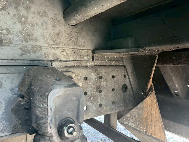 キャンター プレス式パッカー車塵芥車極東製5.9立米積載3t連続作動車 ☆上物メーカー:極東開発製 容積:5.9立米 型式:GB59-27-S☆汚水タンク付き☆最大積載量:3000kg☆ミ5速MT☆2990cc(150馬力・ターボ)☆実走行☆3人乗☆バックカメラ☆ドラレコ(12枚目)