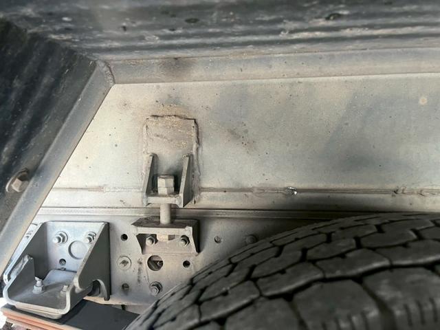 キャンター プレス式パッカー車塵芥車極東製5.9立米積載3t連続作動車 ☆上物メーカー:極東開発製 容積:5.9立米 型式:GB59-27-S☆汚水タンク付き☆最大積載量:3000kg☆ミ5速MT☆2990cc(150馬力・ターボ)☆実走行☆3人乗☆バックカメラ☆ドラレコ(23枚目)