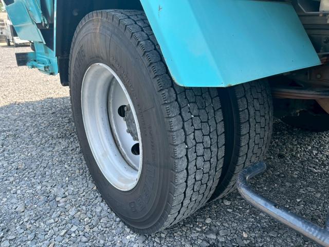 キャンター プレス式パッカー車塵芥車極東製5.9立米積載3t連続作動車 ☆上物メーカー:極東開発製 容積:5.9立米 型式:GB59-27-S☆汚水タンク付き☆最大積載量:3000kg☆ミ5速MT☆2990cc(150馬力・ターボ)☆実走行☆3人乗☆バックカメラ☆ドラレコ(53枚目)