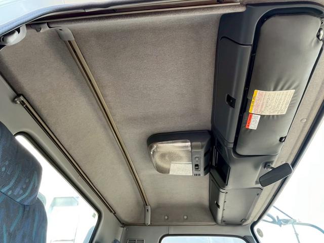 フォワード プレス式パッカー車 塵芥車10.2立米極東開発製連続作動車 ☆プレス式・スライド排出☆上物メーカー:極東開発製 型式:GB102-26-S 容積:10.2立米☆連続スイッチ付・連続作動車☆汚水タンク付き(ステンレス製)☆ペーパー仕様☆NOx・PM適合車!!(64枚目)