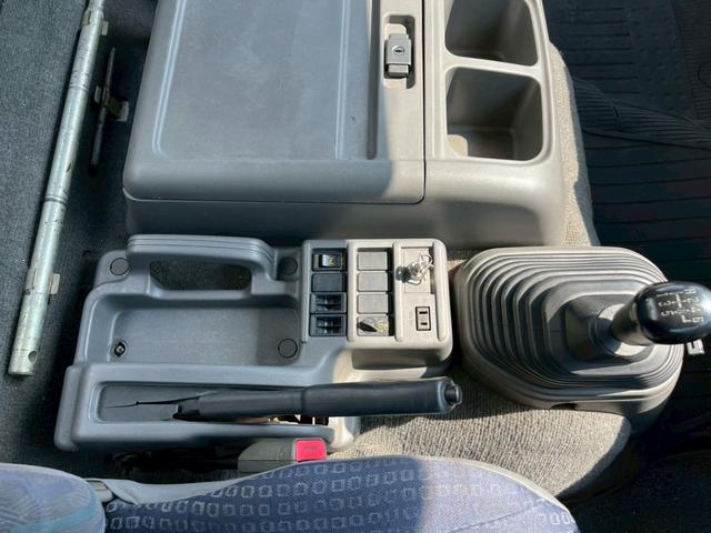 フォワード プレス式パッカー車 塵芥車10.2立米極東開発製連続作動車 ☆プレス式・スライド排出☆上物メーカー:極東開発製 型式:GB102-26-S 容積:10.2立米☆連続スイッチ付・連続作動車☆汚水タンク付き(ステンレス製)☆ペーパー仕様☆NOx・PM適合車!!(76枚目)