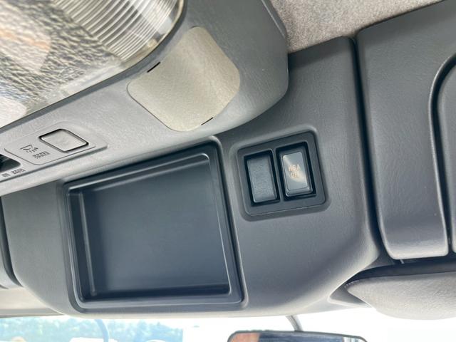 フォワード プレス式パッカー車 塵芥車10.2立米極東開発製連続作動車 ☆プレス式・スライド排出☆上物メーカー:極東開発製 型式:GB102-26-S 容積:10.2立米☆連続スイッチ付・連続作動車☆汚水タンク付き(ステンレス製)☆ペーパー仕様☆NOx・PM適合車!!(77枚目)