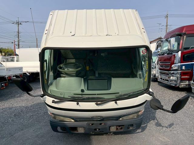 ダイナトラック パネルバン標準セミロング3300ボディステンレス床5速MT ☆上物:トヨタ車体 ボディーNO:ST10B00126☆標準セミロングボディ☆ステンレス床☆5速MT☆4000cc(116馬力)☆3人乗り☆電格ミラー☆バックカメラ☆ETC(3枚目)