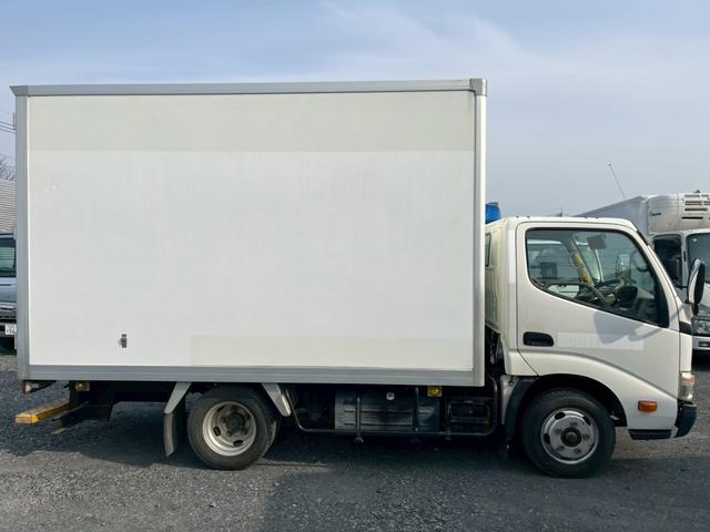 ダイナトラック パネルバン標準セミロング3300ボディステンレス床5速MT ☆上物:トヨタ車体 ボディーNO:ST10B00126☆標準セミロングボディ☆ステンレス床☆5速MT☆4000cc(116馬力)☆3人乗り☆電格ミラー☆バックカメラ☆ETC(5枚目)