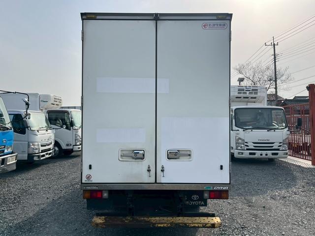 ダイナトラック パネルバン標準セミロング3300ボディステンレス床5速MT ☆上物:トヨタ車体 ボディーNO:ST10B00126☆標準セミロングボディ☆ステンレス床☆5速MT☆4000cc(116馬力)☆3人乗り☆電格ミラー☆バックカメラ☆ETC(7枚目)