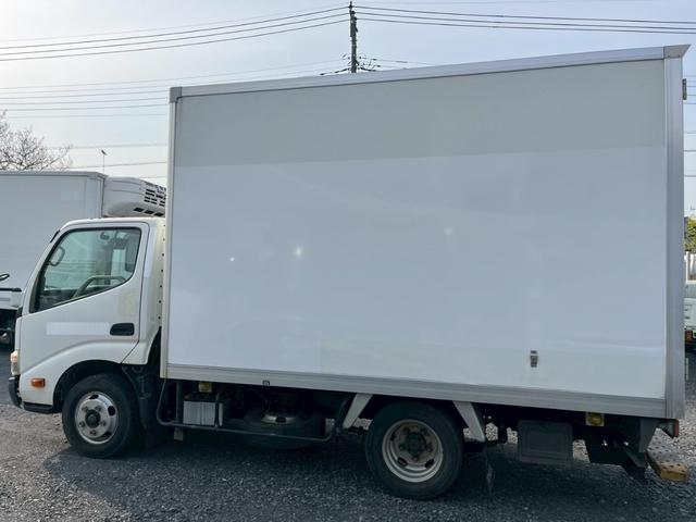 ダイナトラック パネルバン標準セミロング3300ボディステンレス床5速MT ☆上物:トヨタ車体 ボディーNO:ST10B00126☆標準セミロングボディ☆ステンレス床☆5速MT☆4000cc(116馬力)☆3人乗り☆電格ミラー☆バックカメラ☆ETC(9枚目)