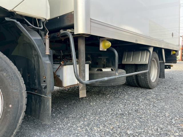 ダイナトラック パネルバン標準セミロング3300ボディステンレス床5速MT ☆上物:トヨタ車体 ボディーNO:ST10B00126☆標準セミロングボディ☆ステンレス床☆5速MT☆4000cc(116馬力)☆3人乗り☆電格ミラー☆バックカメラ☆ETC(10枚目)