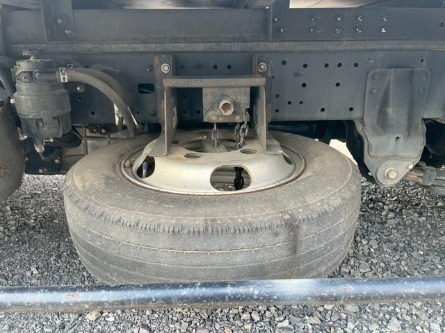 ダイナトラック パネルバン標準セミロング3300ボディステンレス床5速MT ☆上物:トヨタ車体 ボディーNO:ST10B00126☆標準セミロングボディ☆ステンレス床☆5速MT☆4000cc(116馬力)☆3人乗り☆電格ミラー☆バックカメラ☆ETC(13枚目)