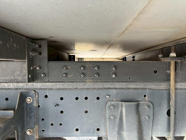 ダイナトラック パネルバン標準セミロング3300ボディステンレス床5速MT ☆上物:トヨタ車体 ボディーNO:ST10B00126☆標準セミロングボディ☆ステンレス床☆5速MT☆4000cc(116馬力)☆3人乗り☆電格ミラー☆バックカメラ☆ETC(15枚目)