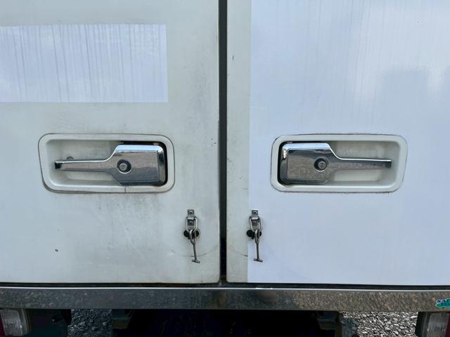 ダイナトラック パネルバン標準セミロング3300ボディステンレス床5速MT ☆上物:トヨタ車体 ボディーNO:ST10B00126☆標準セミロングボディ☆ステンレス床☆5速MT☆4000cc(116馬力)☆3人乗り☆電格ミラー☆バックカメラ☆ETC(35枚目)