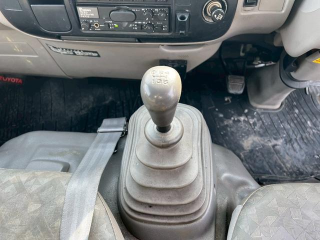 ダイナトラック パネルバン標準セミロング3300ボディステンレス床5速MT ☆上物:トヨタ車体 ボディーNO:ST10B00126☆標準セミロングボディ☆ステンレス床☆5速MT☆4000cc(116馬力)☆3人乗り☆電格ミラー☆バックカメラ☆ETC(66枚目)