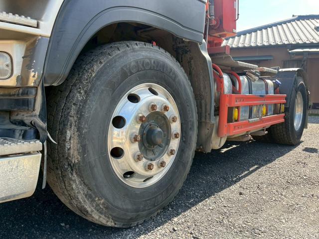 ギガ トレーラーヘッドダンプポンプPTO付き小平製 積載11.5t ハイルーフマニュアル☆ダンプPTO付き☆ダンプレバー付き☆第五輪荷重:11500kg☆メッキパーツ☆総輪アルミホイール☆デフロック☆ベッド付☆ETC付☆電格ミラー☆ヒーター付ミラー☆キーレス(13枚目)