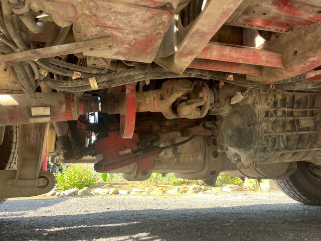 ギガ トレーラーヘッドダンプポンプPTO付き小平製 積載11.5t ハイルーフマニュアル☆ダンプPTO付き☆ダンプレバー付き☆第五輪荷重:11500kg☆メッキパーツ☆総輪アルミホイール☆デフロック☆ベッド付☆ETC付☆電格ミラー☆ヒーター付ミラー☆キーレス(38枚目)