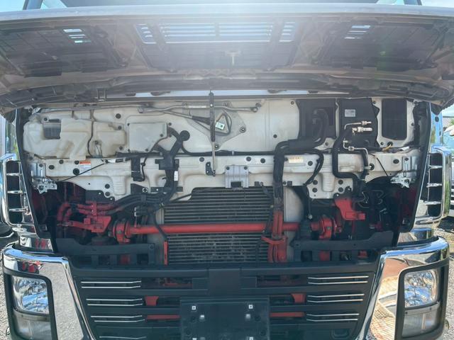 ギガ トレーラーヘッドダンプポンプPTO付き小平製 積載11.5t ハイルーフマニュアル☆ダンプPTO付き☆ダンプレバー付き☆第五輪荷重:11500kg☆メッキパーツ☆総輪アルミホイール☆デフロック☆ベッド付☆ETC付☆電格ミラー☆ヒーター付ミラー☆キーレス(47枚目)