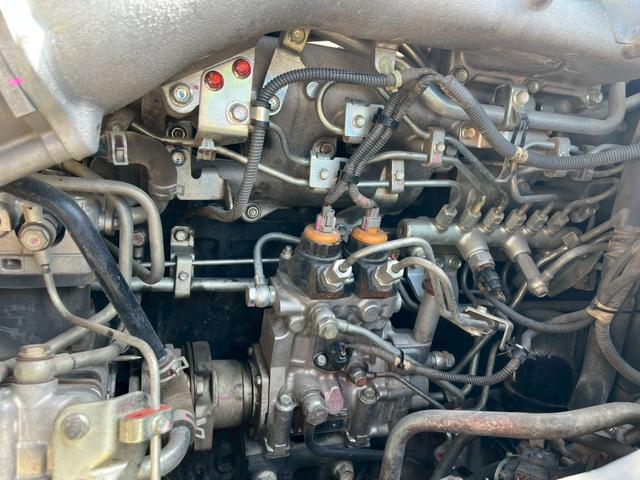 ギガ トレーラーヘッドダンプポンプPTO付き小平製 積載11.5t ハイルーフマニュアル☆ダンプPTO付き☆ダンプレバー付き☆第五輪荷重:11500kg☆メッキパーツ☆総輪アルミホイール☆デフロック☆ベッド付☆ETC付☆電格ミラー☆ヒーター付ミラー☆キーレス(57枚目)