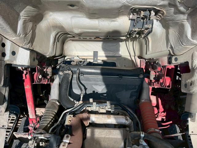 ギガ トレーラーヘッドダンプポンプPTO付き小平製 積載11.5t ハイルーフマニュアル☆ダンプPTO付き☆ダンプレバー付き☆第五輪荷重:11500kg☆メッキパーツ☆総輪アルミホイール☆デフロック☆ベッド付☆ETC付☆電格ミラー☆ヒーター付ミラー☆キーレス(59枚目)