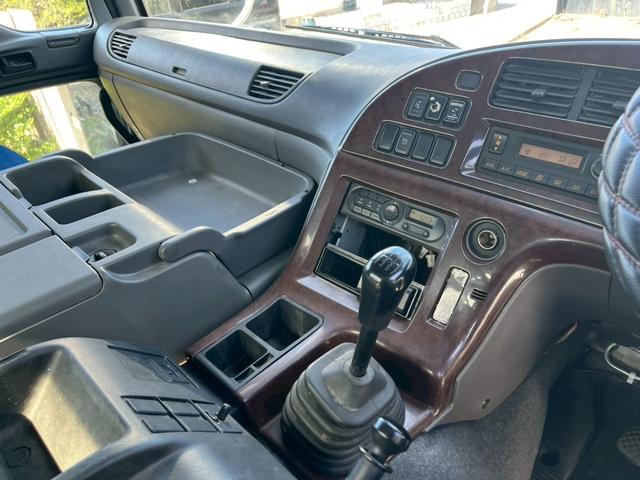 ギガ トレーラーヘッドダンプポンプPTO付き小平製 積載11.5t ハイルーフマニュアル☆ダンプPTO付き☆ダンプレバー付き☆第五輪荷重:11500kg☆メッキパーツ☆総輪アルミホイール☆デフロック☆ベッド付☆ETC付☆電格ミラー☆ヒーター付ミラー☆キーレス(72枚目)