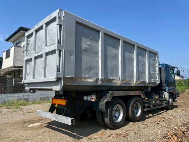 スーパーグレート ２２ｔアームロール新明和製ダブルシリンダー積載１１．４ｔ　予備検査付（車検１年付）☆新明和製型式：ＣＣＡ１０１２－１１製造：２００２年３月同年式☆ダブルシリンダー☆バッカン付☆最大積載量：１１４００ｋｇ☆７速ＭＴ☆１２８８０ｃｃ（３５０馬力・ターボ）☆２デフ（8枚目）