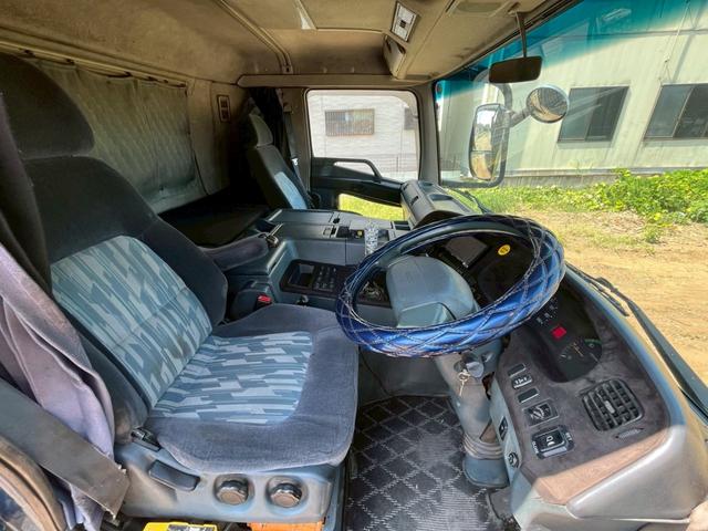 スーパーグレート ２２ｔアームロール新明和製ダブルシリンダー積載１１．４ｔ　予備検査付（車検１年付）☆新明和製型式：ＣＣＡ１０１２－１１製造：２００２年３月同年式☆ダブルシリンダー☆バッカン付☆最大積載量：１１４００ｋｇ☆７速ＭＴ☆１２８８０ｃｃ（３５０馬力・ターボ）☆２デフ（66枚目）