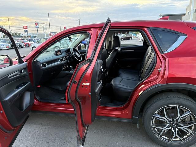 ＣＸ－５ ＸＤ　プロアクティブ　純正ナビ　フルセグＴＶ　衝突軽減ブレーキ　バックカメラ　ＥＴＣ　コーナーセンサー　ブラインドスポットモニタ　クルコン　ステリモ　ＬＥＤ　電動リアゲート　Ｐアシスト　ＢＴ　Ｗエアコン　オートライト（13枚目）