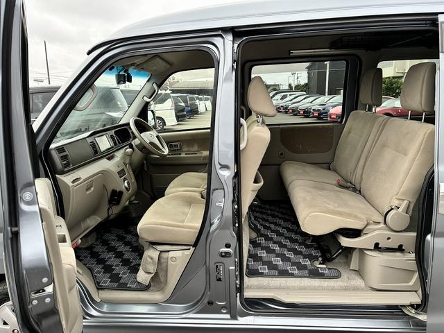 アトレーワゴン カスタムターボＲＳ　純正ナビ　フルセグＴＶ　ＣＤ　ＤＶＤ　ＥＴＣ　電格ミラー　両側スライドドア　フォグランプ　ベンチシート　純正アルミホイール（12枚目）